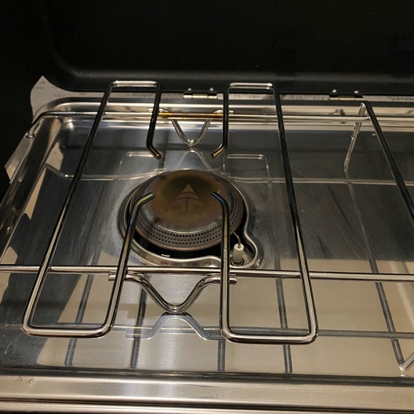 Woods™ Quick Fire Double-Burner 20,000 BTUs Piezo Start Camp Stove - Picture 4 of 7